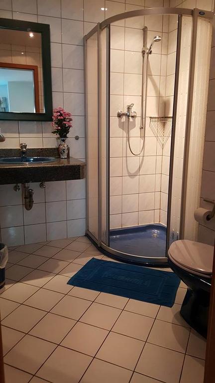 Pension Zum Ross Karon Buitenkant foto